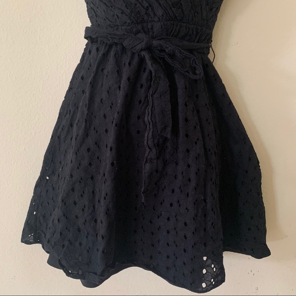 Express Black Sweetheart Eyelet Lace Strapless Tie Waist Mini Dress - Picture 4 of 11